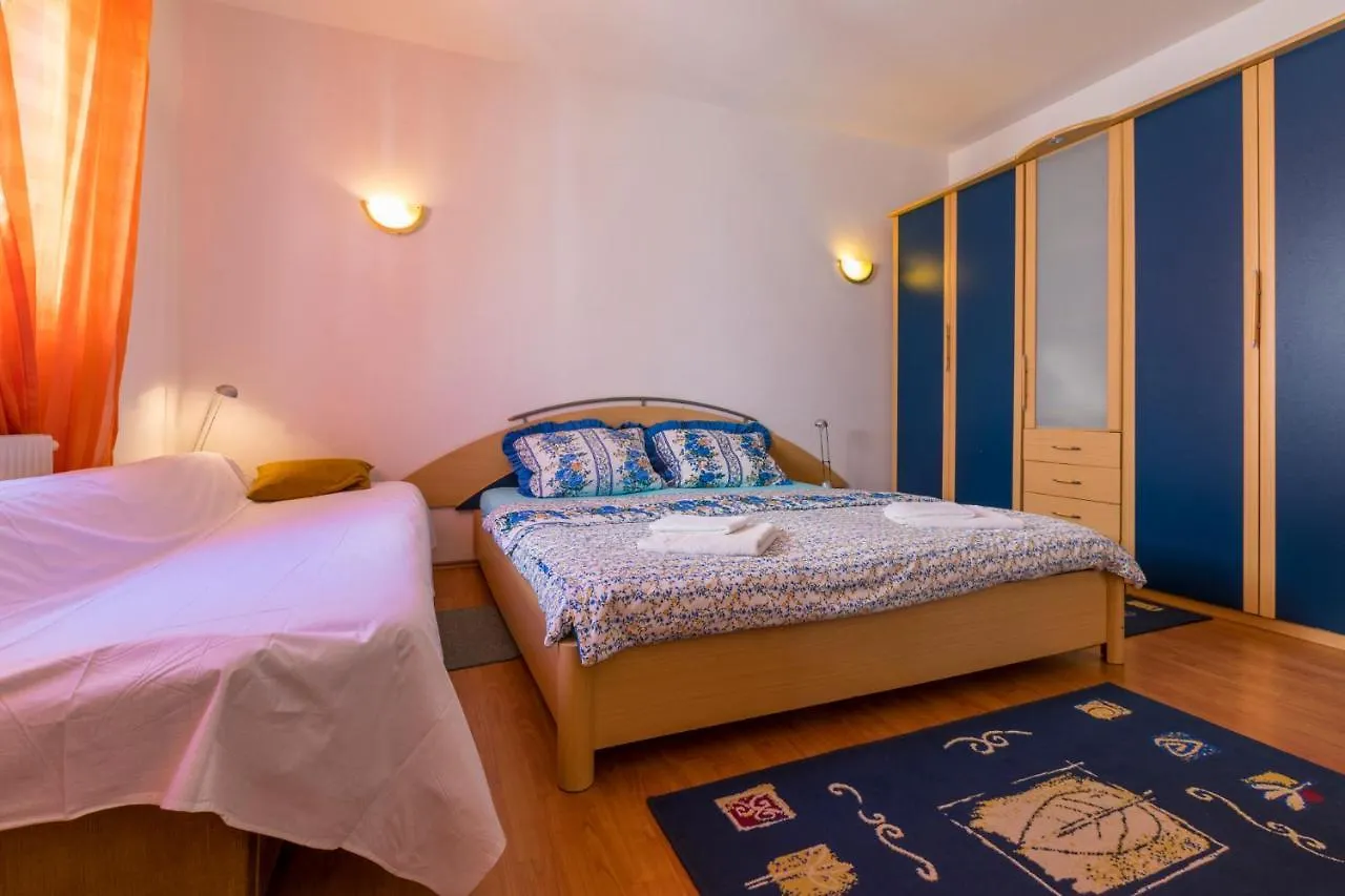 Apartments In Dramalj 41530