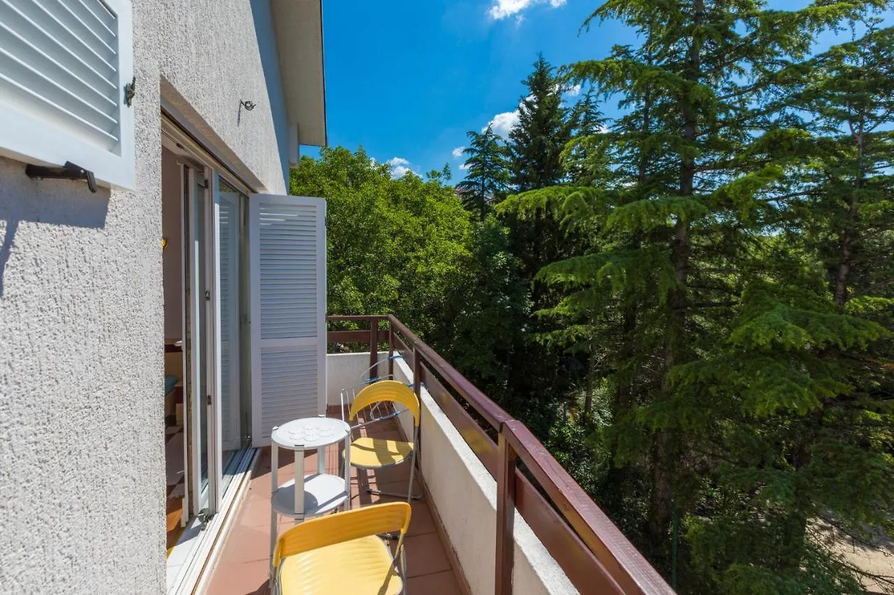 Apartments In Dramalj 41530