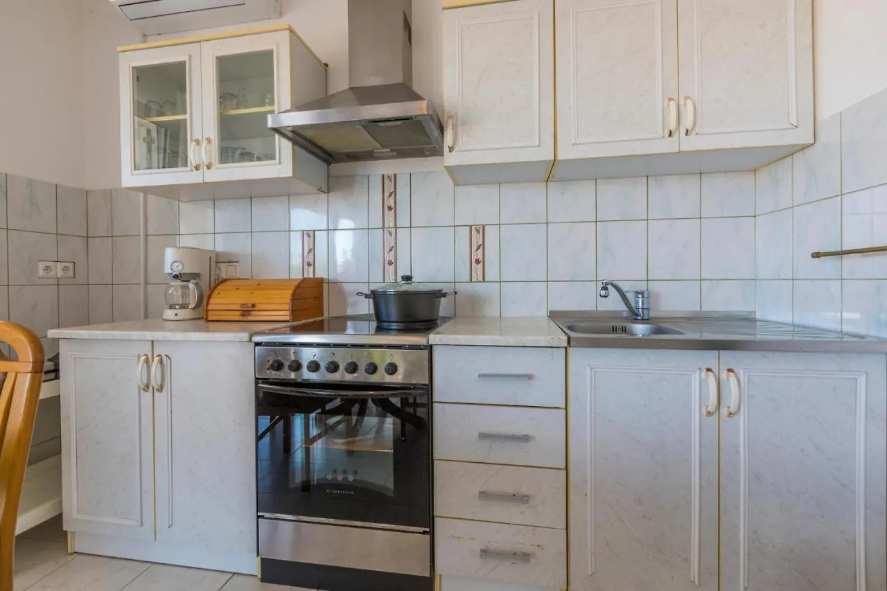 Apartments In Dramalj 41530 Croatia
