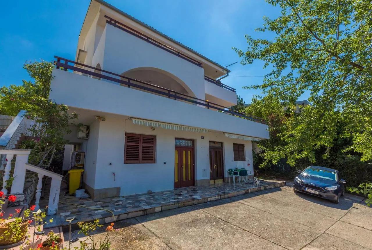 Apartments In Dramalj 41530