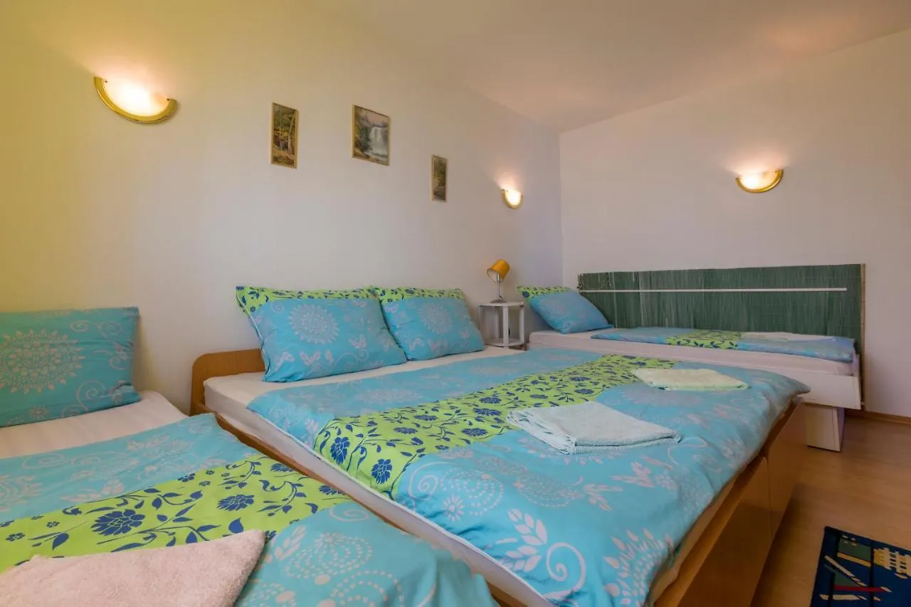 Apartments In Dramalj 41530